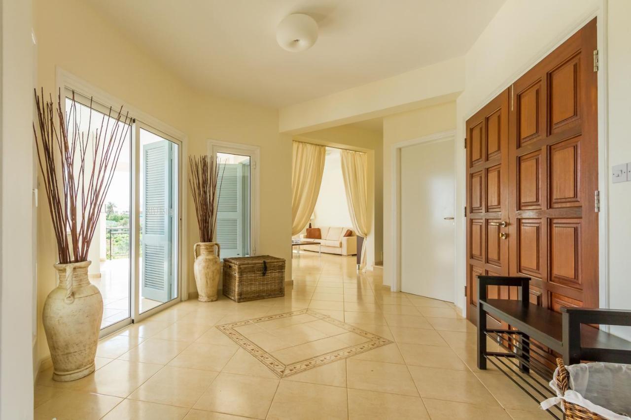 Villa Riverside Polis Luaran gambar