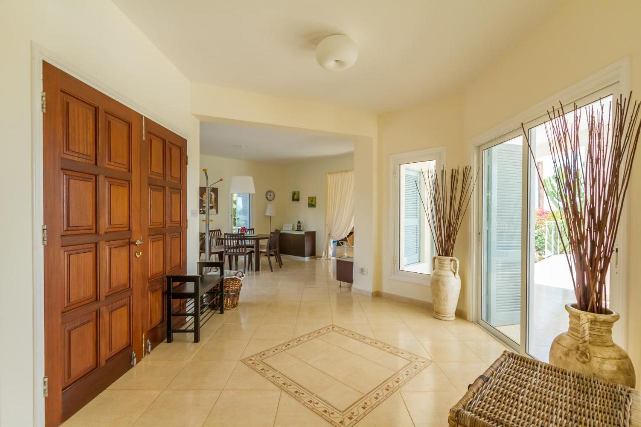 Villa Riverside Polis Luaran gambar