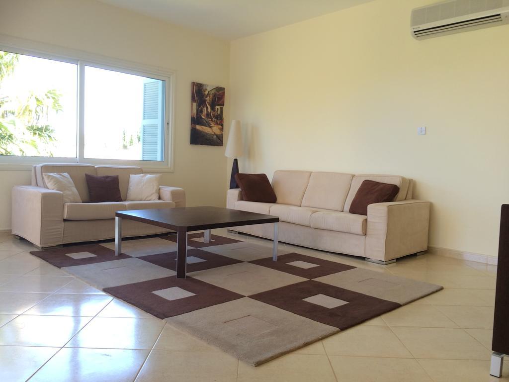 Villa Riverside Polis Bilik gambar