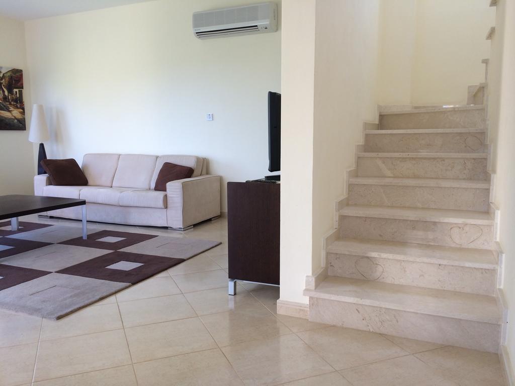Villa Riverside Polis Bilik gambar