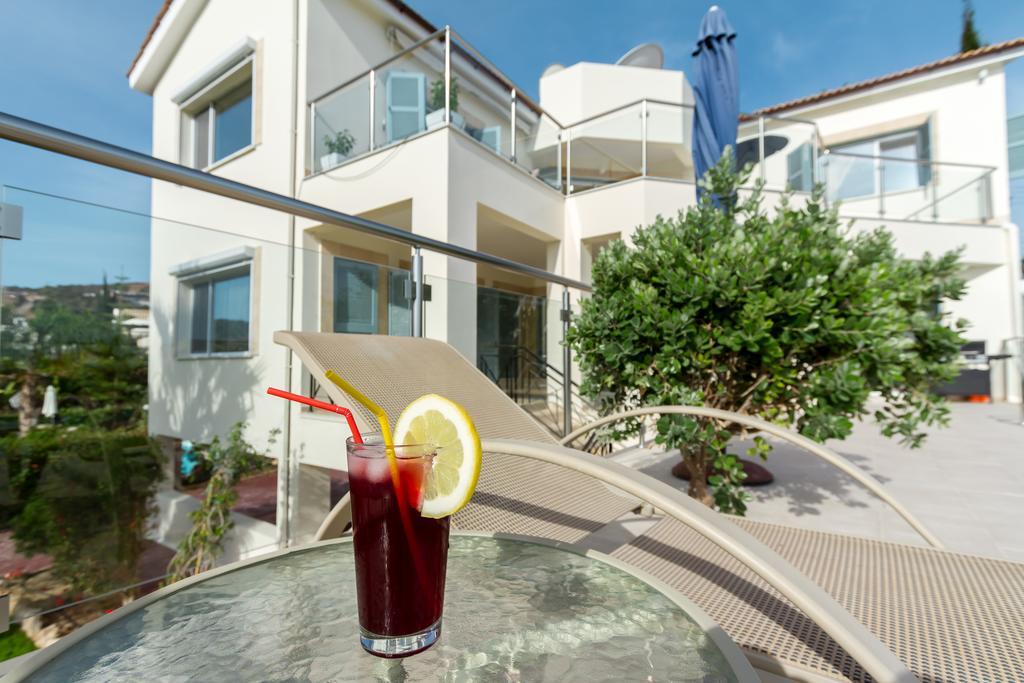 Villa Riverside Polis Luaran gambar