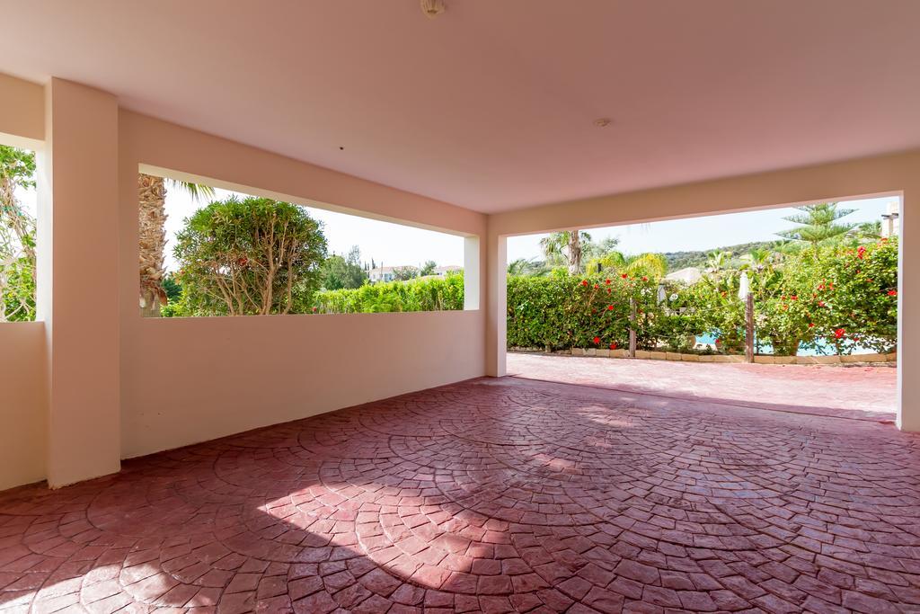 Villa Riverside Polis Luaran gambar