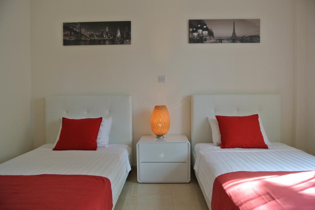 Villa Riverside Polis Luaran gambar