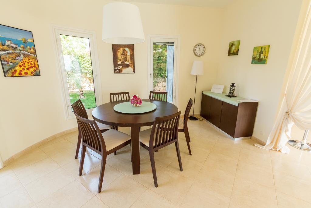 Villa Riverside Polis Luaran gambar